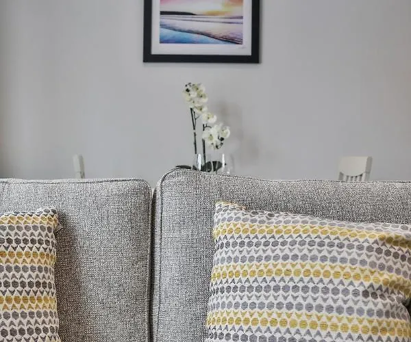 Finest Retreats - 13 Belle House - 2 Apartment *