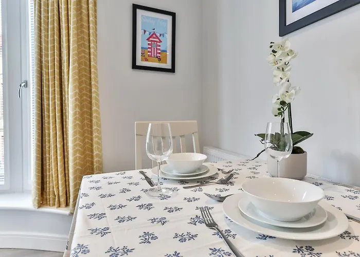 Finest Retreats - 13 Belle House - 2 Apartment Filey