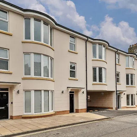 Finest Retreats - 13 Belle House - 2 Apartment Filey